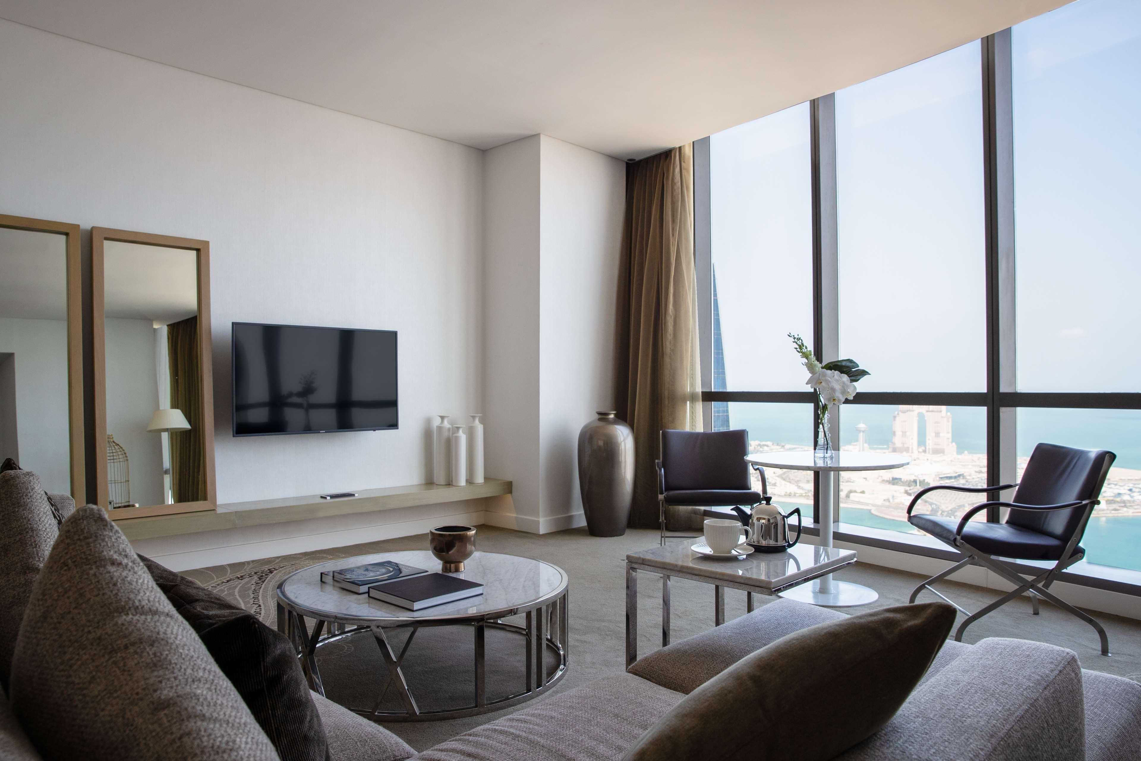Conrad Etihad Towers 5*